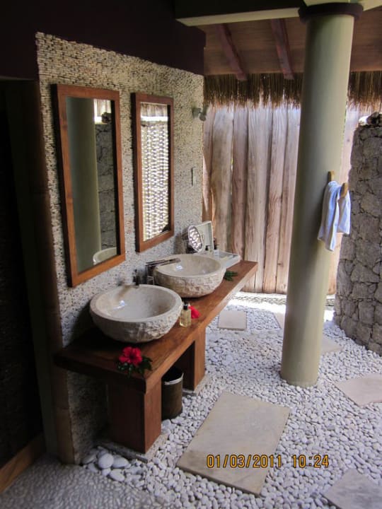 Bad im Freien mit sehr schöner Ausstattung Le Domaine de l'Orangeraie