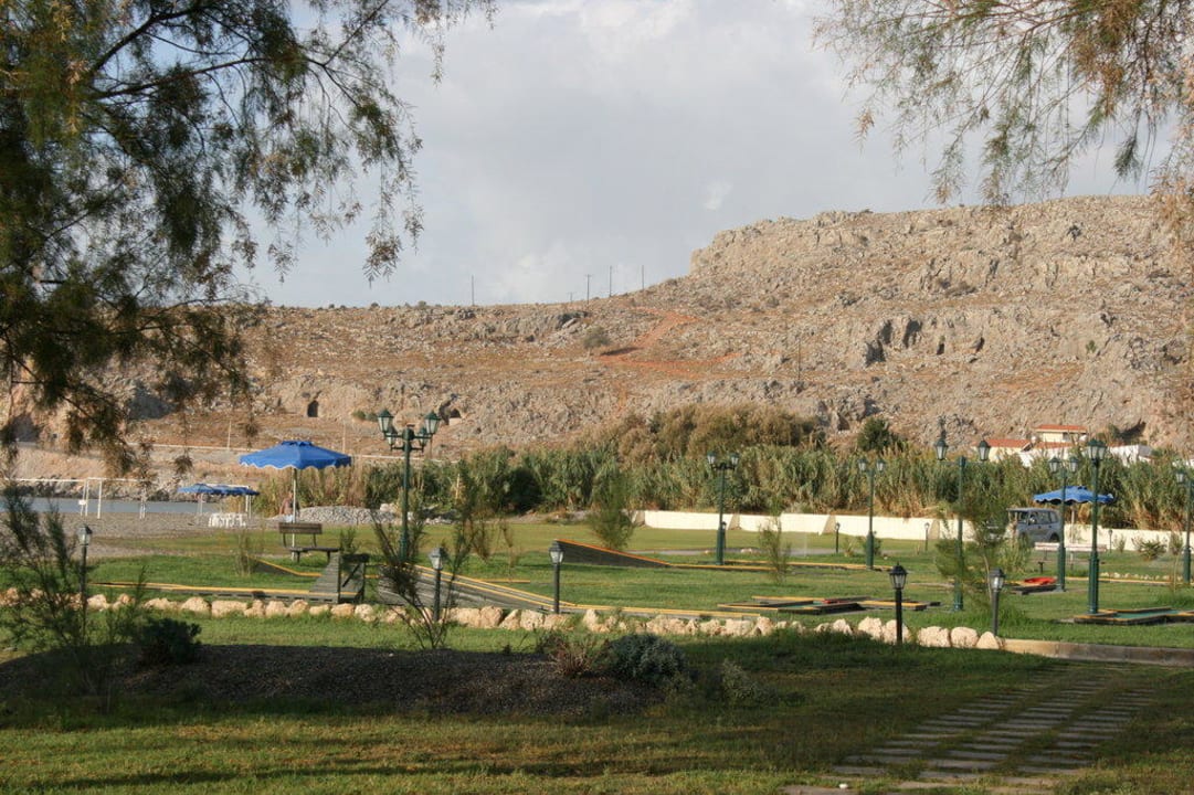 Blick zur Minigolfanlage Lindos Princess Beach Resort & Spa