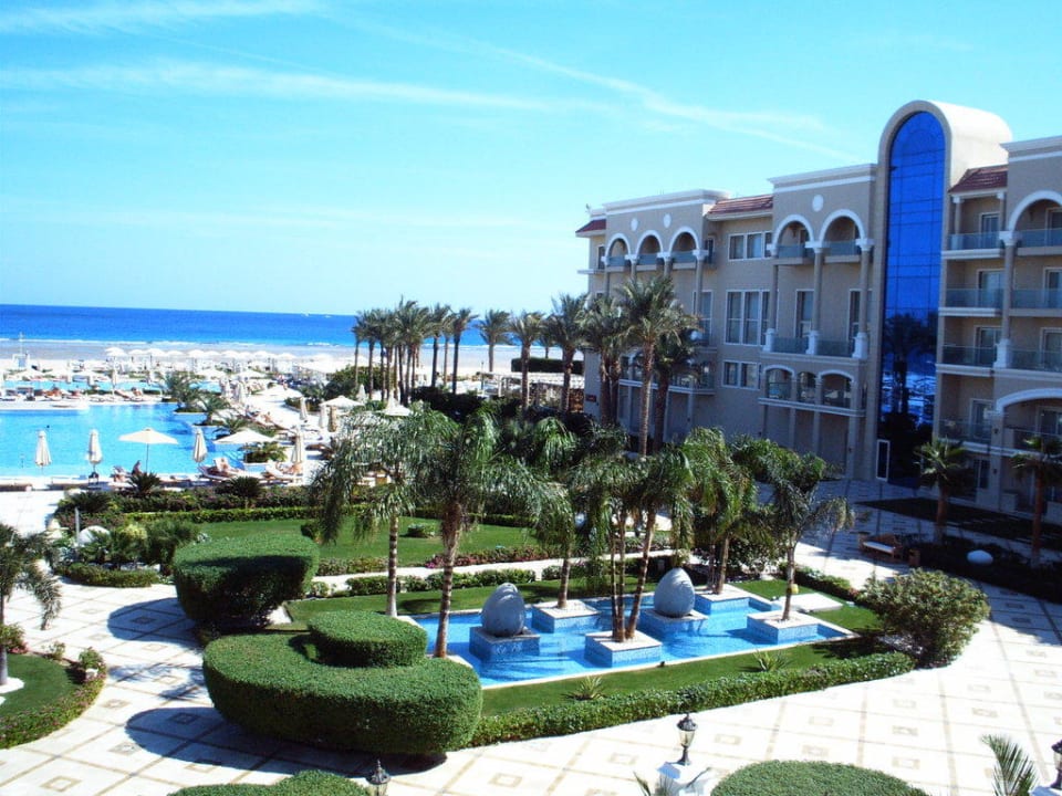 Aussenanlage des Hotels Premier Le Reve Hotel & Spa