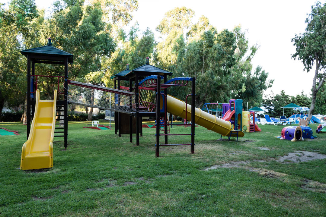 Ein kleiner Kinderspielplatz Hotel Calypso Beach