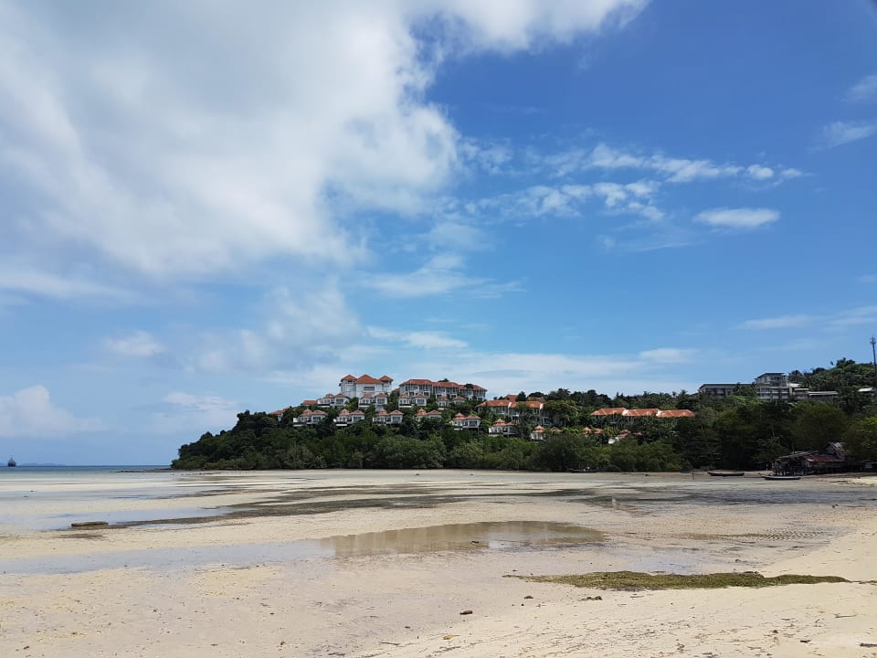 Blick aus der Bucht aufs Resort Amatara Welleisure Resort