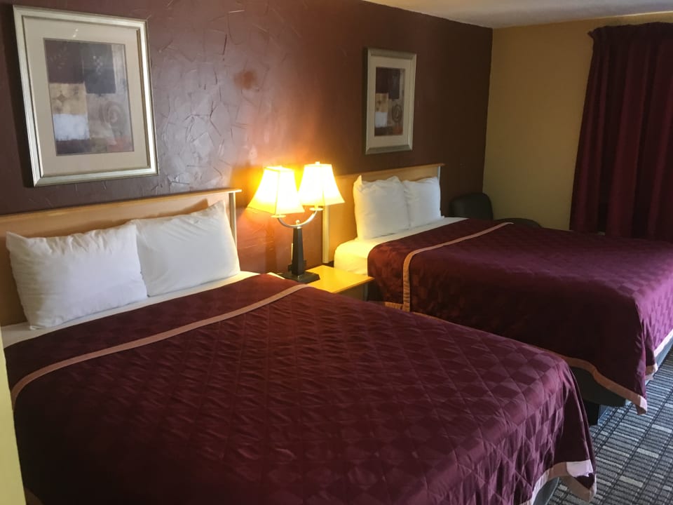 Zimmer The Executive Inn & Suites