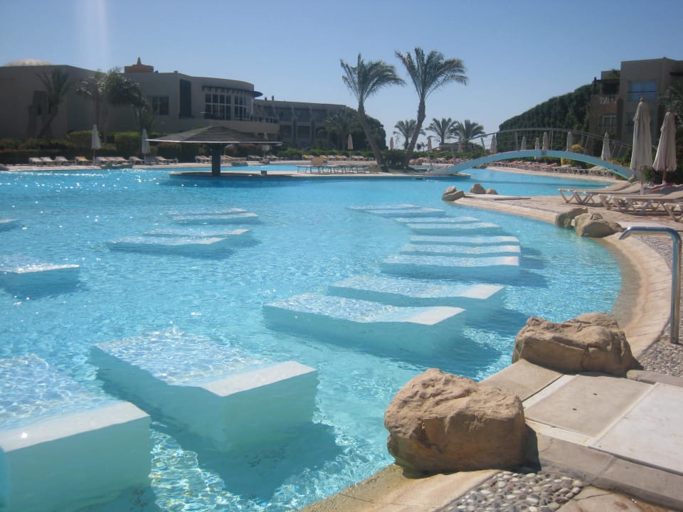 Бассейн Prima Life Makadi Resort