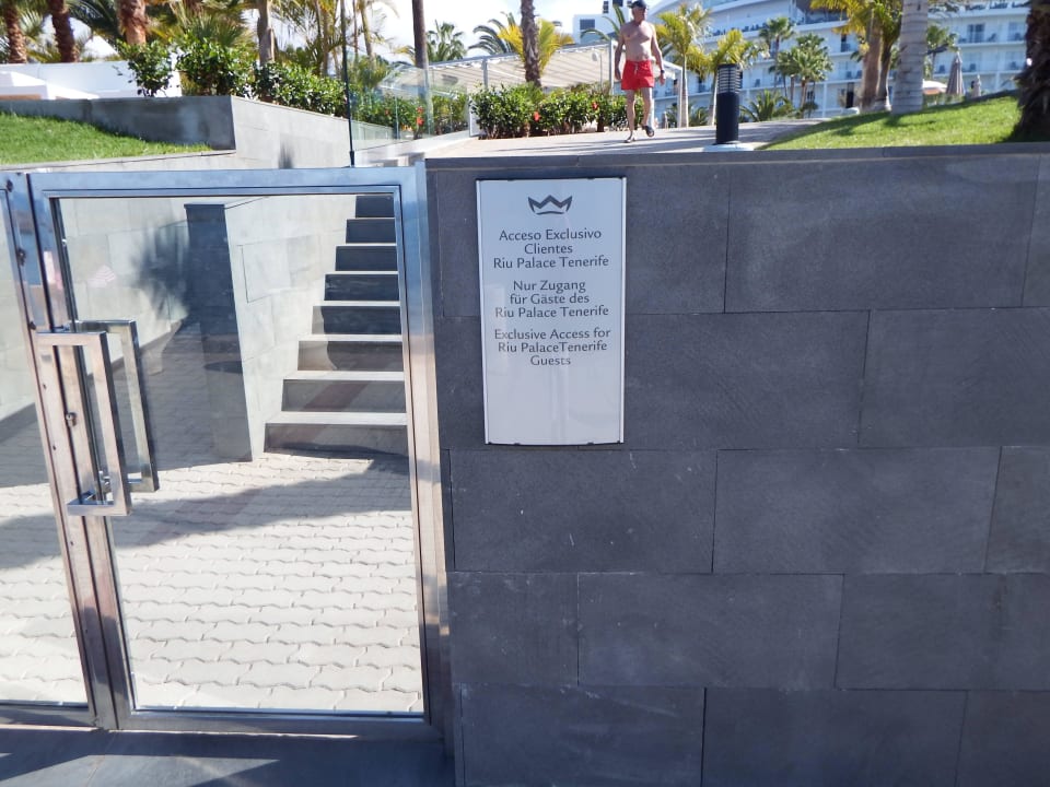 Eingang an der Promenade Hotel Riu Palace Tenerife