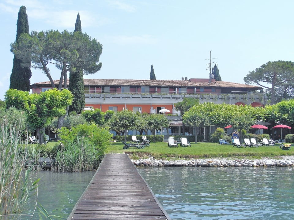 Garten mit Badesteg Hotel La Paül