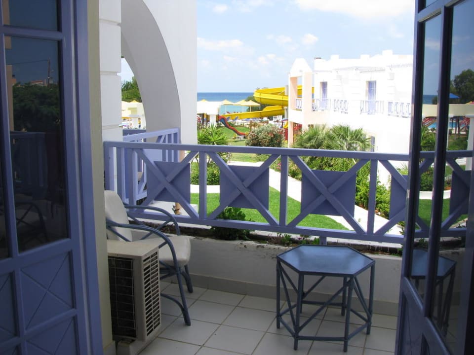 Balkon w bungalowie Hotel Serita Beach