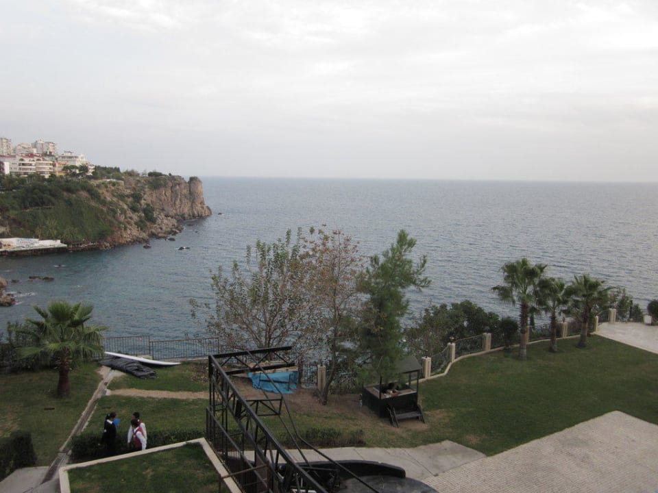 Blick vom Zimmer aufs Meer Falcon Hotel