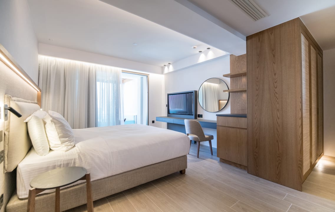Zimmer AKASHA Beach Hotel & Spa