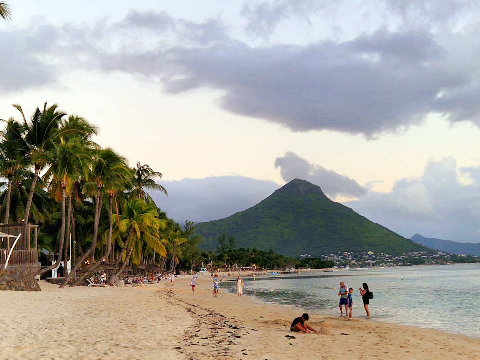 Strand La Pirogue Mauritius