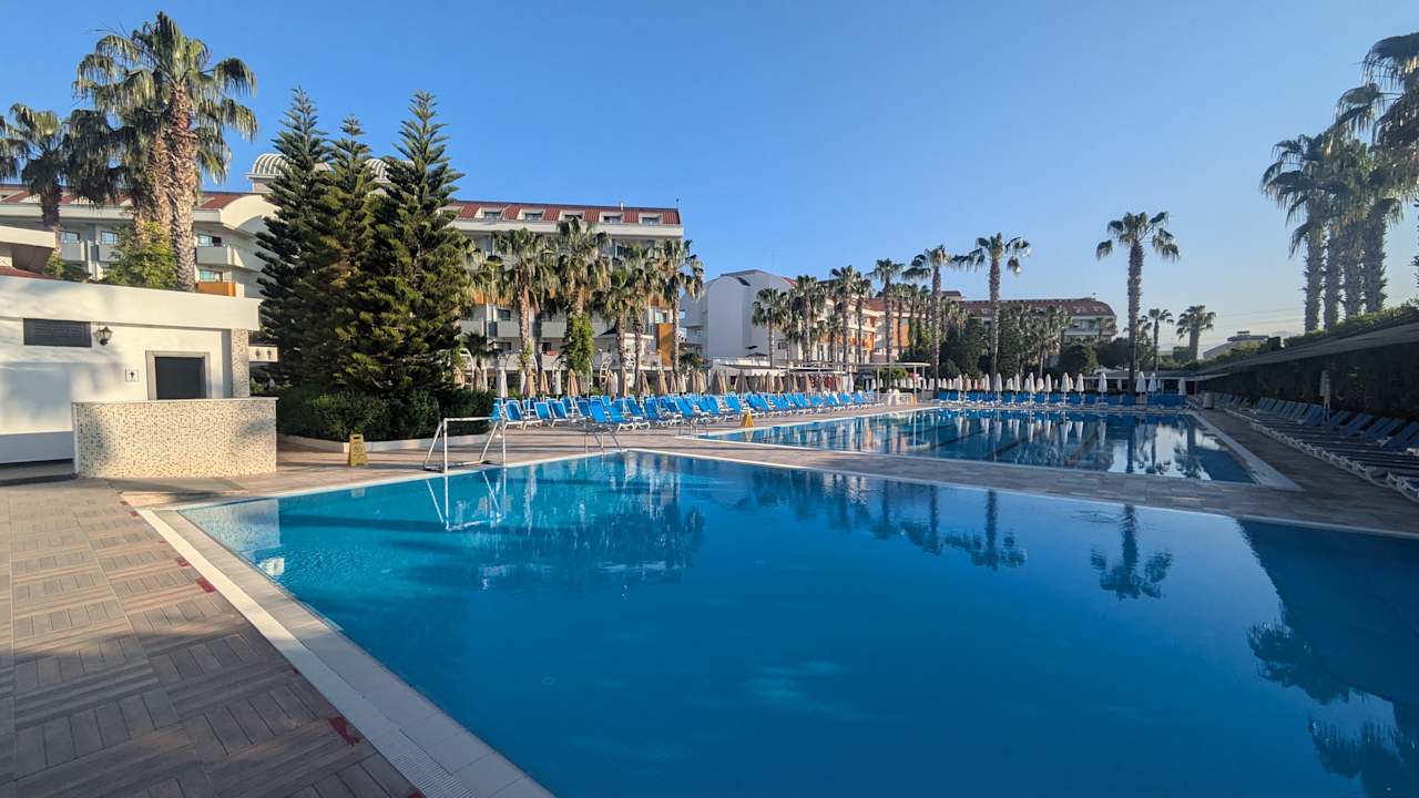 Pool Hane Family Resort