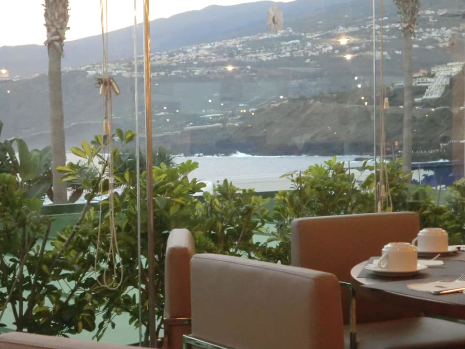 Speisessal mit Blick aufs Meer H10 Tenerife Playa