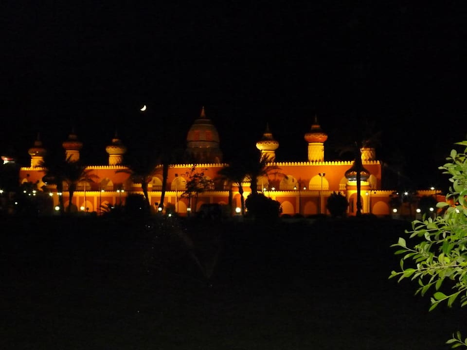 Außenansicht am Abend Pickalbatros Alf Leila Wa Leila Resort - Neverland Hurghada