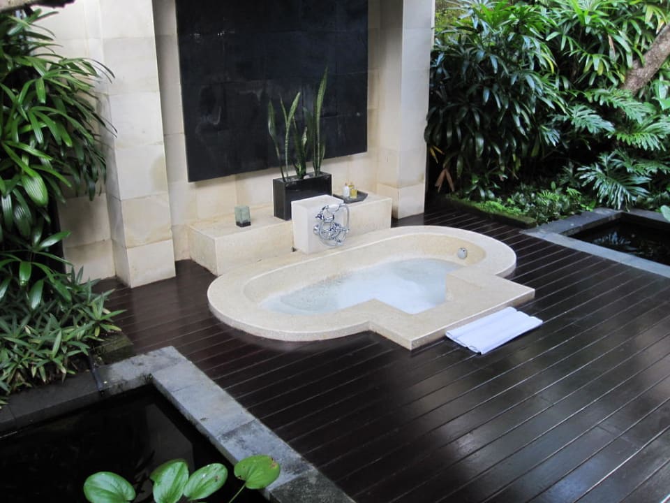 Außenbadewanne The Ubud Village Resort & Spa