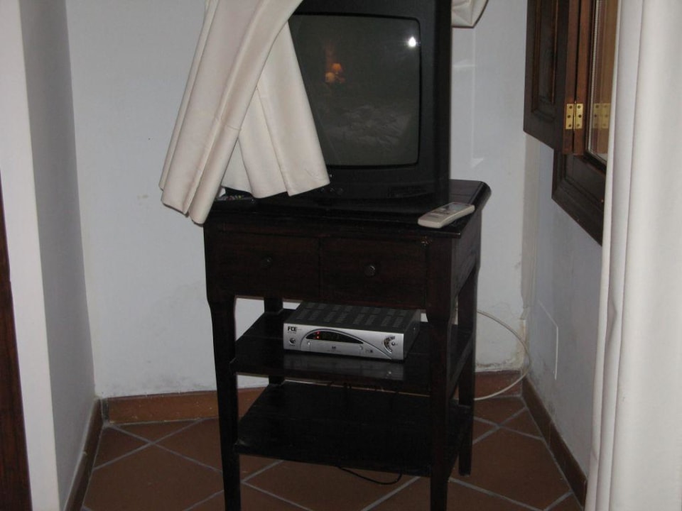 Überaschung hinterm Fernseher Teil I Hotel Ca's Curial