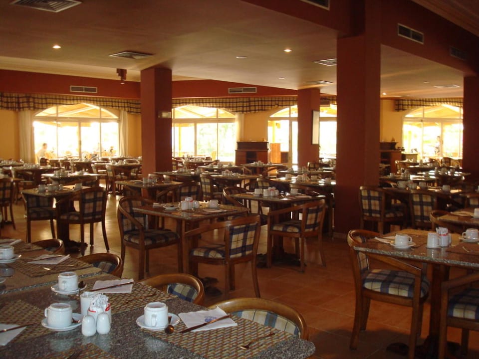 Restaurant Miramar Brayka Bay Resort