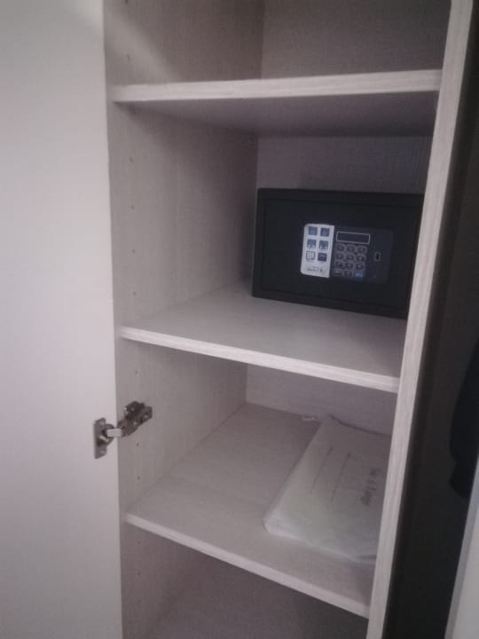 Zimmer Crystal Springs Beach Hotel