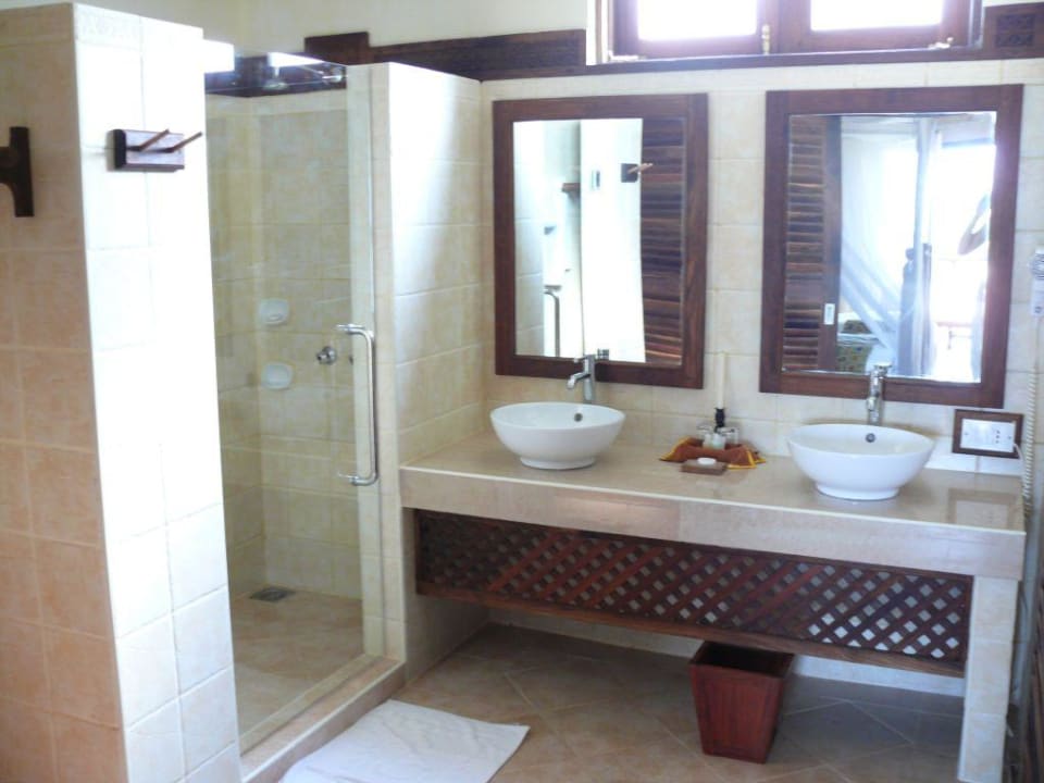 Bad Neptune Pwani Beach Resort & Spa