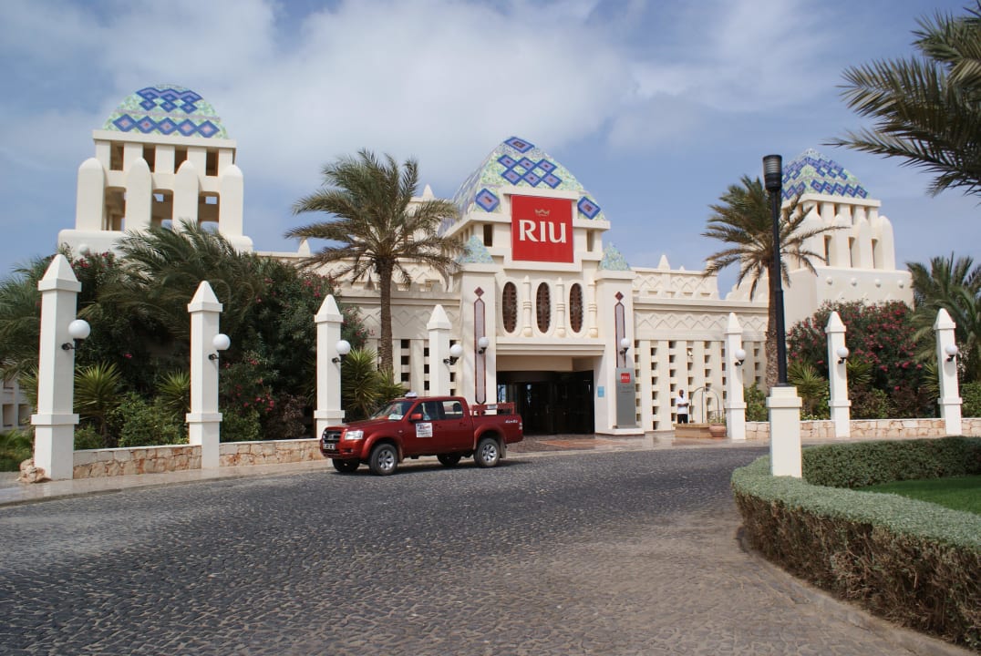 Eingang RIU Karamboa Hotel Riu Karamboa
