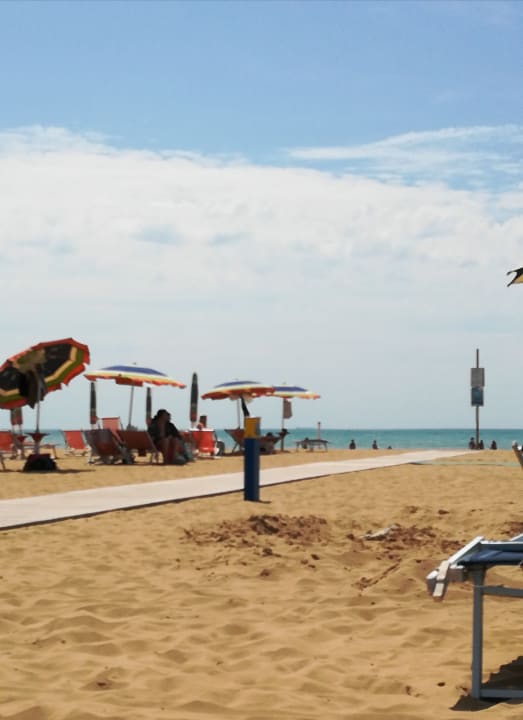 Strand Aparthotel Holiday