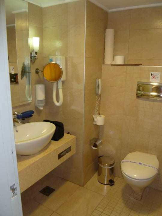 Waschbecken, Toilette Hotel Calypso Beach