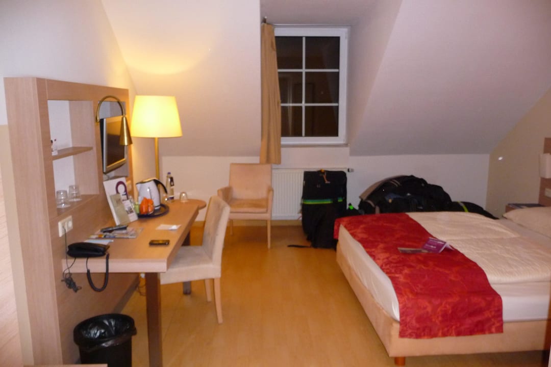 Von der Zimmertür aus gesehen AKZENT Hotel Aufkirchen