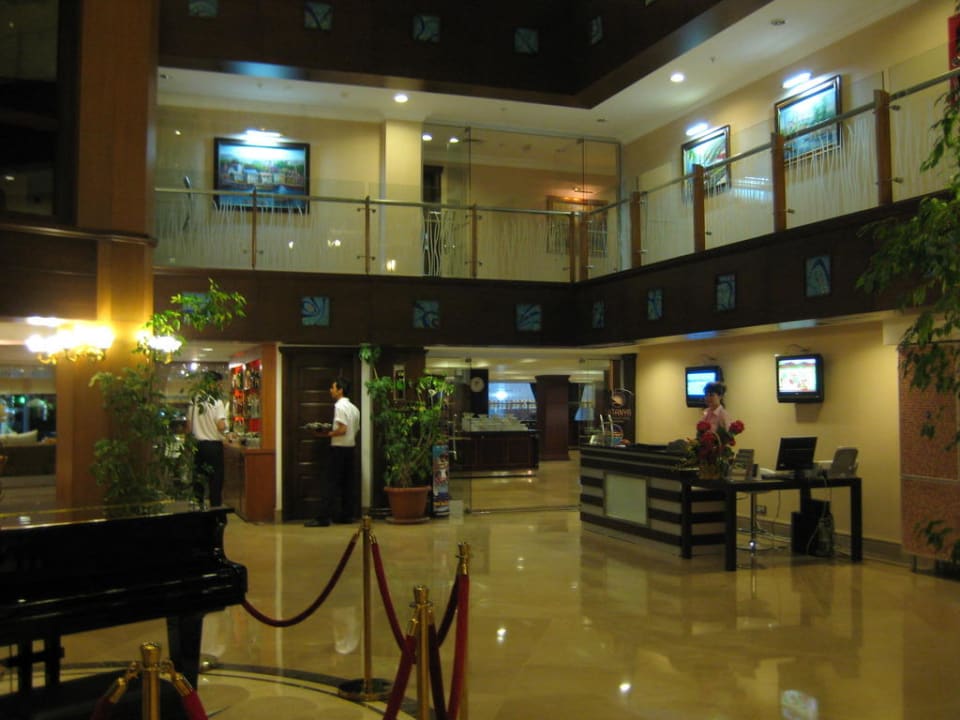Lobby Latanya Park Resort