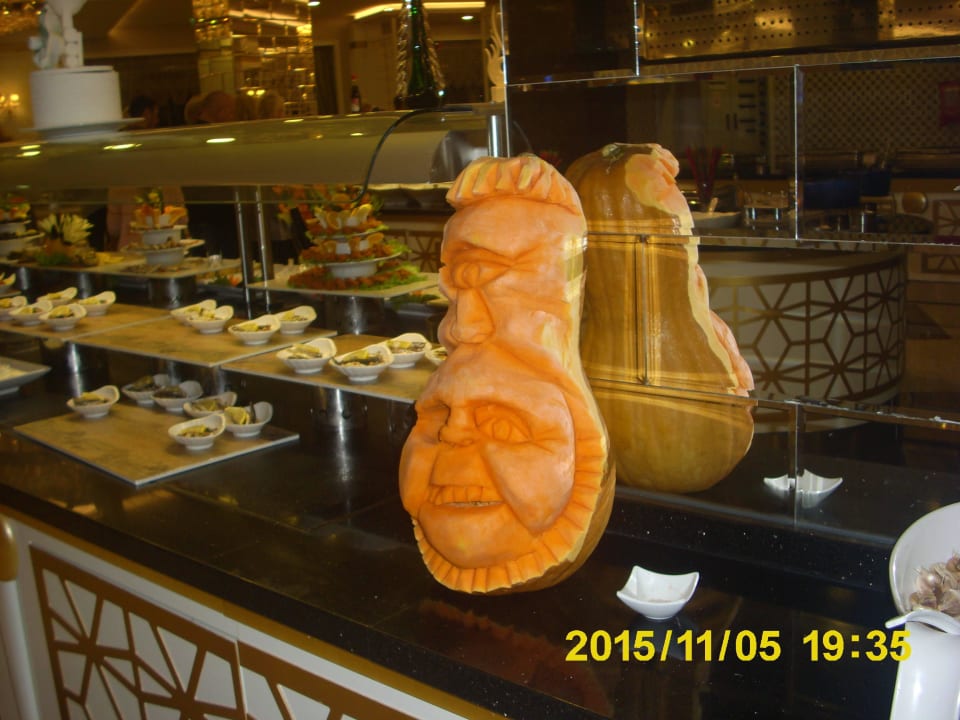 Ausdruck des Könnens in der Küche Dream World Aqua Hotel