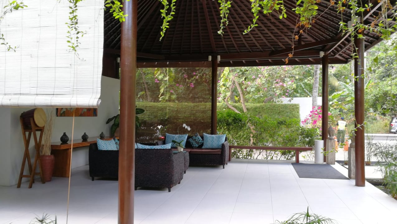 Lobby Living Asia Luxury Resort & Spa