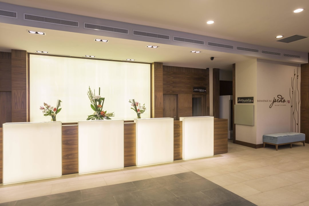Front Desk Hilton Garden Inn Tanger City Center