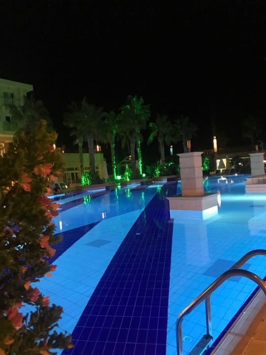 Pool La Blanche Resort & Spa
