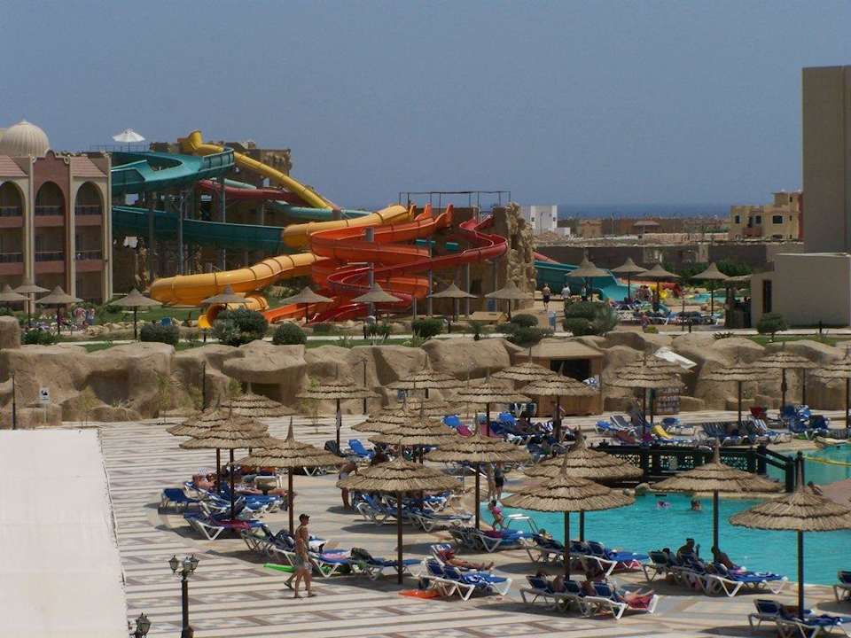 Widok z balkonu Tirana Aqua Park Resort