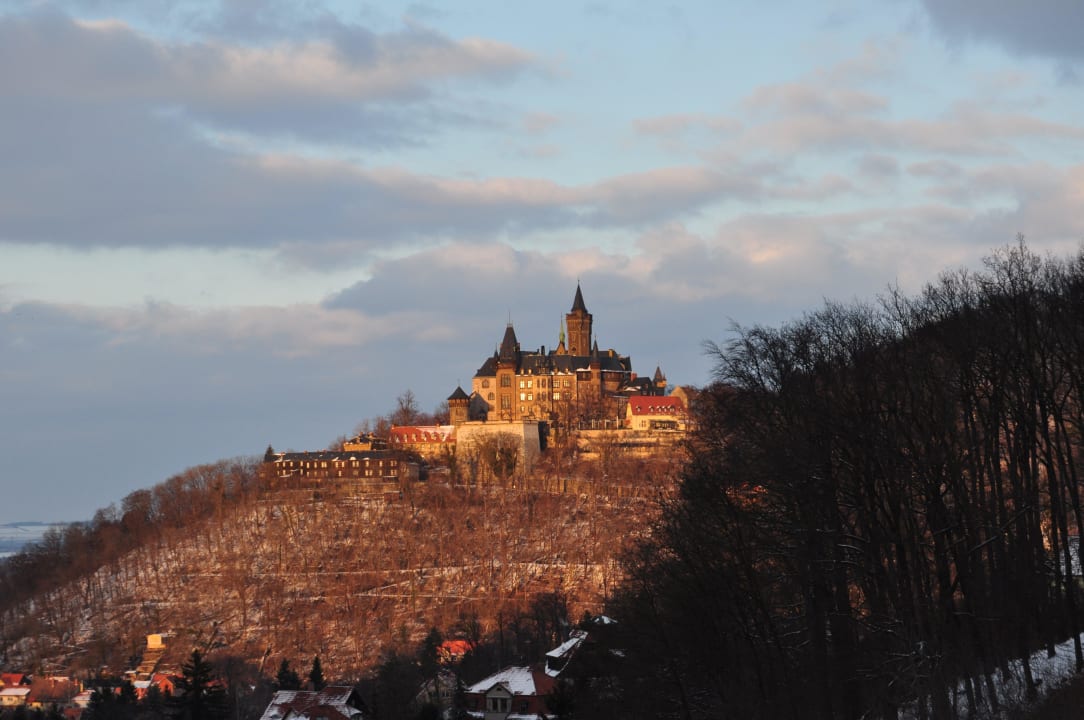 Ausblick aus dem Balkon Abend REGIOHOTEL Schanzenhaus Wernigerode