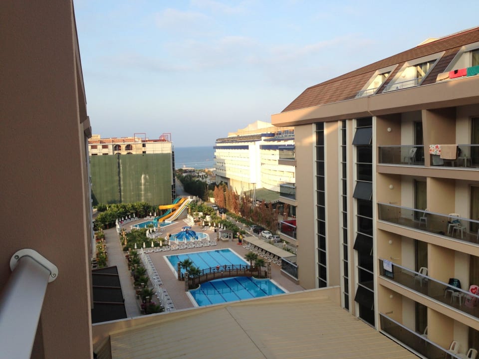 Blick vom 4. Stock  Dizalya Palm Garden