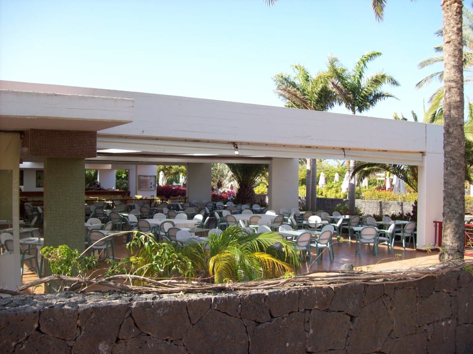 Mittagsbuffet an der Poolbar Hotel Costa Calero