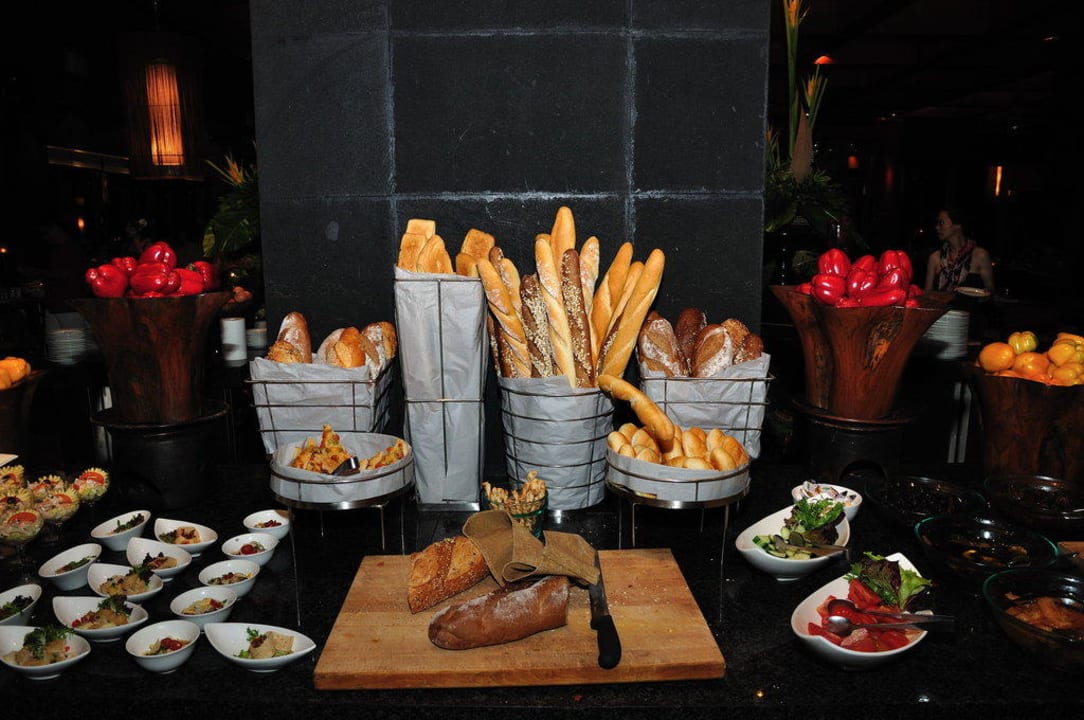 Buffet The Laguna A Luxury Collection Resort & Spa