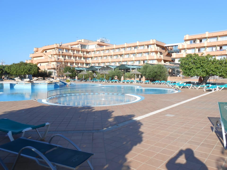 Blick auf das Hotel von Hinten(vom Poolbereich) Hotel Mariant Park