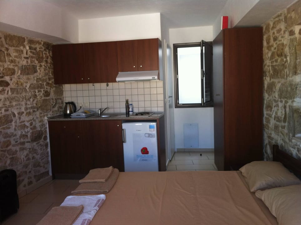 1.Stock Vintage House