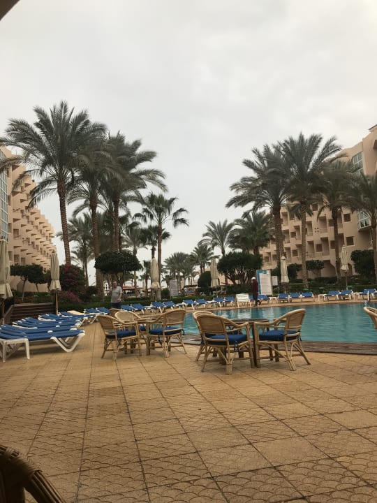 Pool Sea Star Beau Rivage