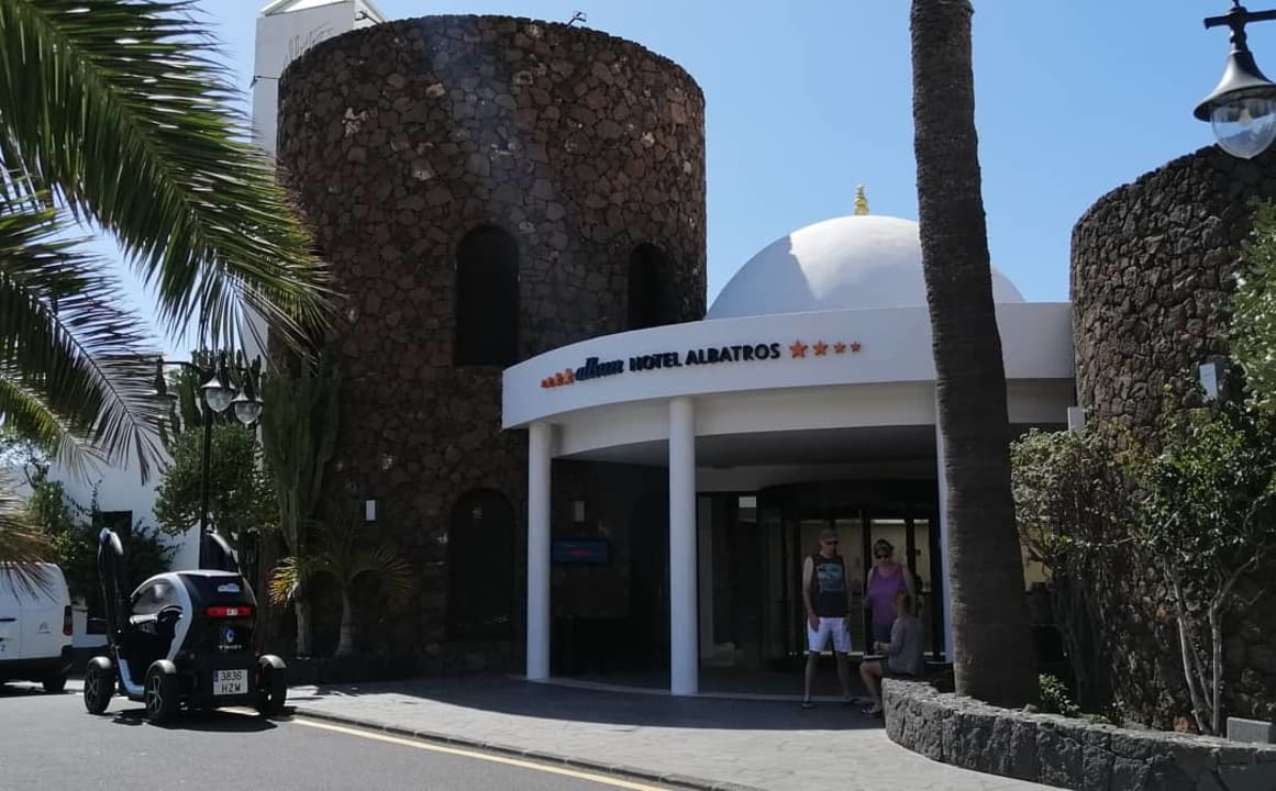 Außenansicht allsun App.-Hotel Albatros