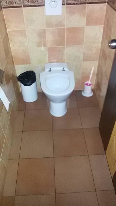 14 Tage eins von zwei Klo´s ohne Deckel/Brille Hotel Riu Touareg