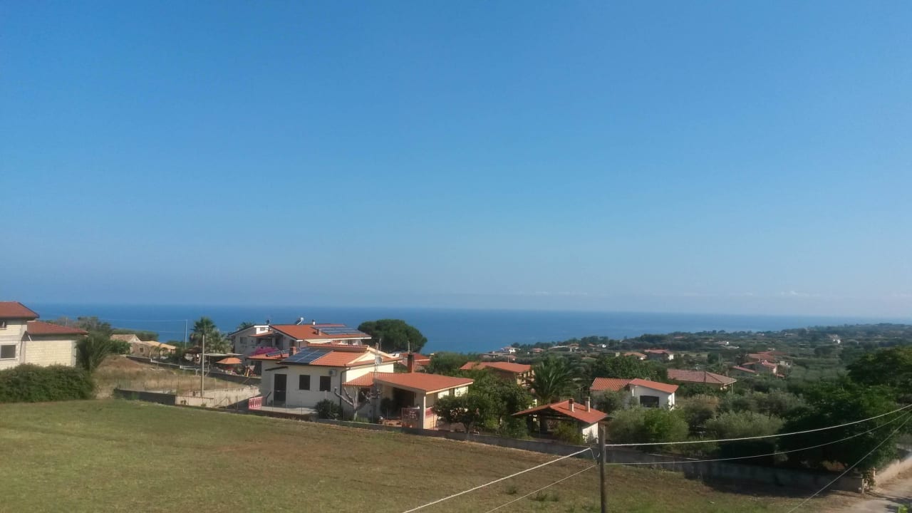 Ausblick von einem der 3 Balkone  Eolo Hotel