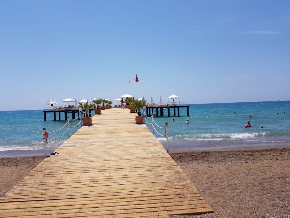 Strand Royal Wings Hotel