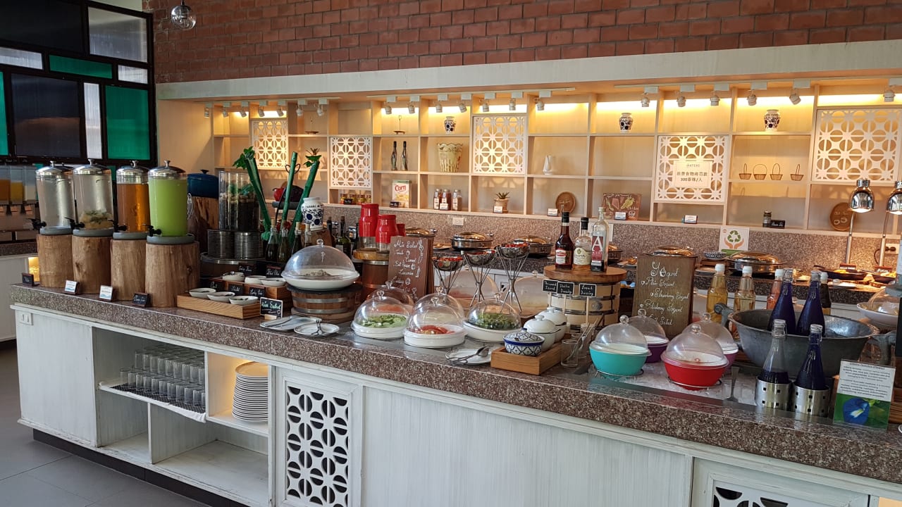 Restaurant The Waters Khao Lak by Katathani