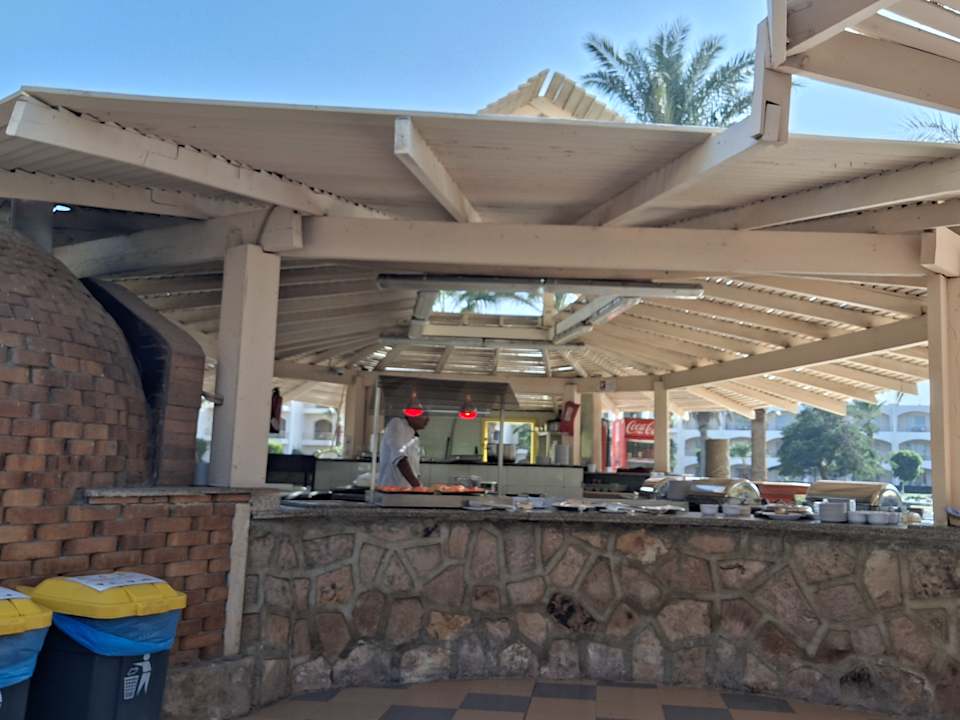 Gastro Brayka Bay Resort