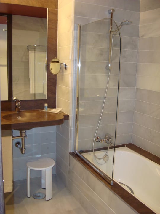 Das Badezimmer Hipotels Gran Conil Hotel