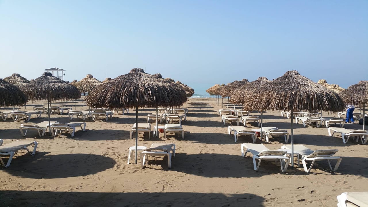 Liegen am Strand Voyage Belek Golf & Spa