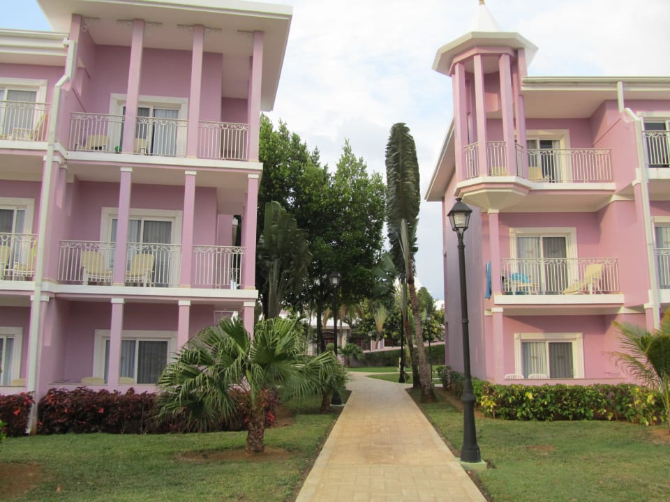 Durchgang zwischen Haus 4 und 5 Hotel Riu Palace Tropical Bay