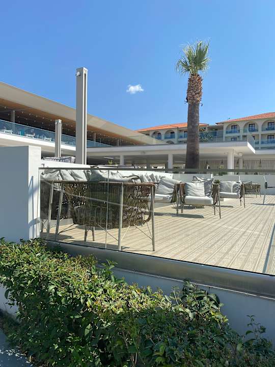 Außenansicht Akrathos Beach Hotel