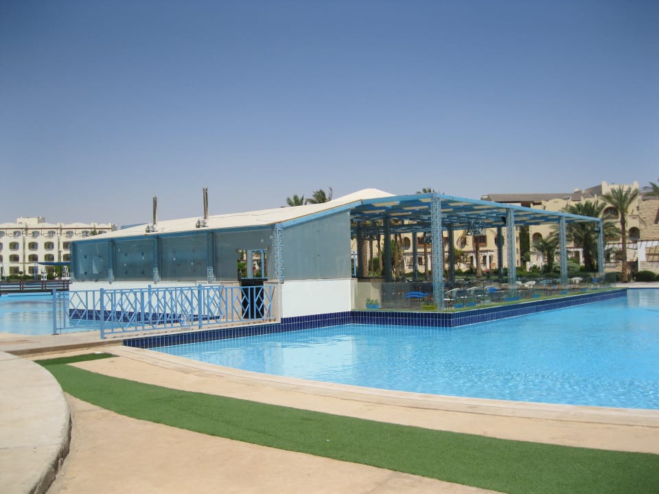 Gastro Royal Lagoons Resort & Aqua Park