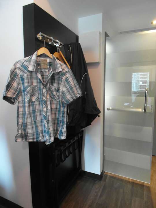 Hanging space ibis Melbourne Swanston Street